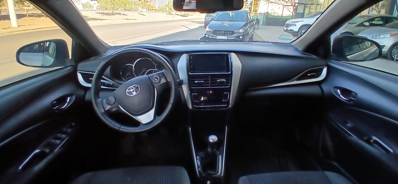 Toyota Yaris miniatura 2